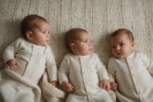 Perfectionnez_Votre_Art_de_la_Photographie_avec_des_Jumeaux_:_Astuces_pour_les_Parents_de_Bébés_Jumeaux